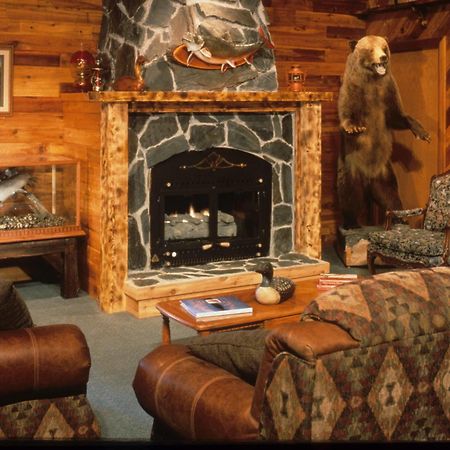 Inconnu Lodge Mcevoy Lake Exterior photo